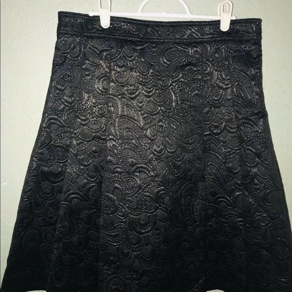Burberry black floral skirt. NWOT size 6